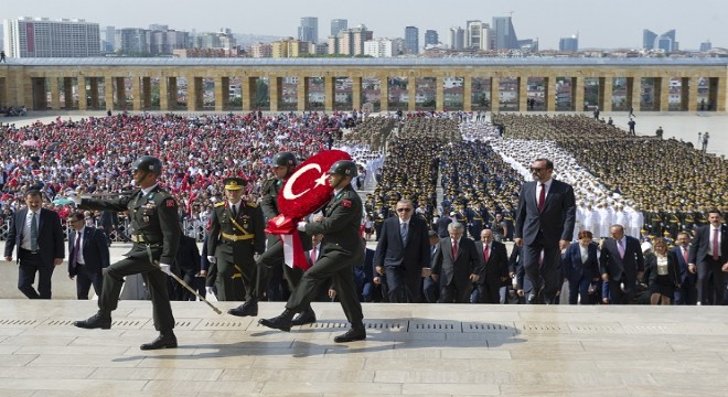 ’30 Ağustos şanlı tarihimizin altın halkalarından’