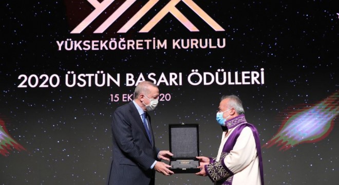 ATAUNİ’ye Kurumsal Başarı ödülü