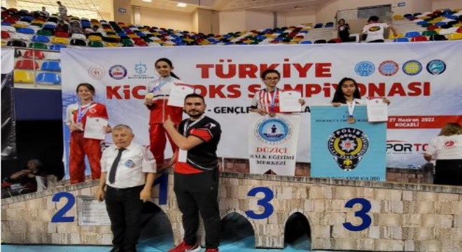 Aktürk Kickboks'da 4. kez Türkiye şampiyonu oldu