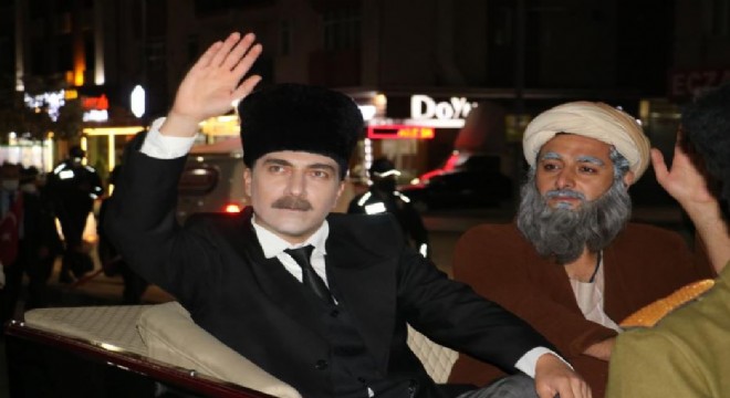 Atatürk’ün Erzurum’dan Sivas’a gelişi canlandırıldı