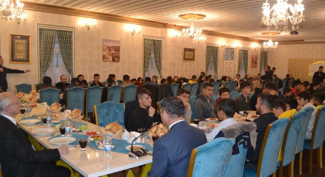 Çocuklar iftar coşkusunu paylaştı