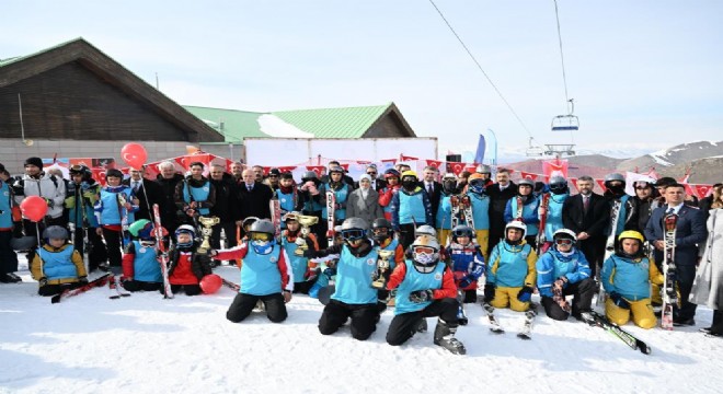 Erzurum un Yıldız Kayakçıları zirvede buluştu