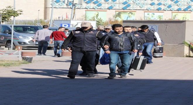 FETÖ den 5 asker tutuklandı