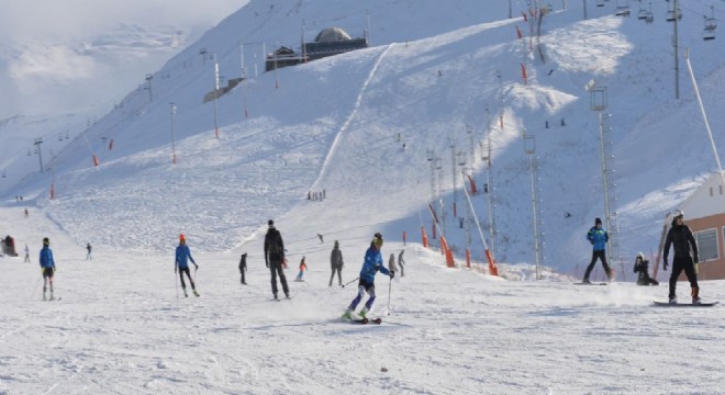 Palandöken yenilenen pistleriyle göz kamaştırıyor