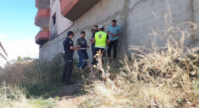 Polis metruk binaları taradı