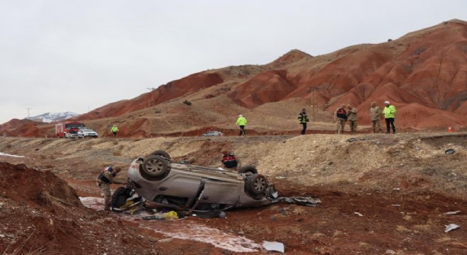 Şenkaya yolunda trafik kazası: 2 yaralı