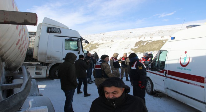 Tortum Güzelyayla yolunda kaza: 1 ölü, 4 yaralı