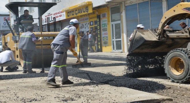 Yakutiye’de bozuk yollar onarılıyor