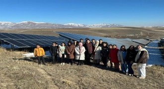 Güneş enerji santralinde fen bilimleri dersi